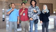 Kuasa hukum korban dari LBH Ansor Kendal, David, memberikan keterangan terkait putusan Pengadilan Negeri Kendal yang menjatuhkan vonis 12 tahun penjara kepada pelaku kekerasan seksual terhadap penyandang disabilitas. (Istimewa/Wawasannews)
