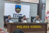 Ketua DPRD Kendal Mahfud Sodiq (kiri), Wakil Bupati Kendal Benny Karnadi (tengah), dan Kapolres Kendal AKBP Hendry Susanto Sianipar saat Rakor pengaktifan kembali Satgas MBLB di Aula Polres Kendal, Kamis (4/6/2026). Foto : Zdl/Wawasannews