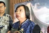 Ketua Komisi Nasional Hak Asasi Manusia (Komnas HAM) RI Anis Hidayah saat diwawancarai di Kota Padang, Sumatera Barat, Kamis (4/6/2026). (Istimewa/Wawasannews)